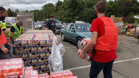 Drive-thru free food distribution near me today - Aug 22, 2023 · VIRGINIA BEACH, Va. — The Foodbank of Southeastern Virginia and the Eastern Shoreheld a drive-thru food distribution event in Virginia Beach for the 14th time since December 2020. Free meals ... 